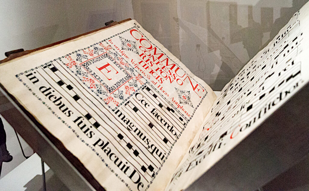 La música en el Mundo Hispano desde el Renacimiento a la Polifonía 1 Libro de Cantos Gregorianos